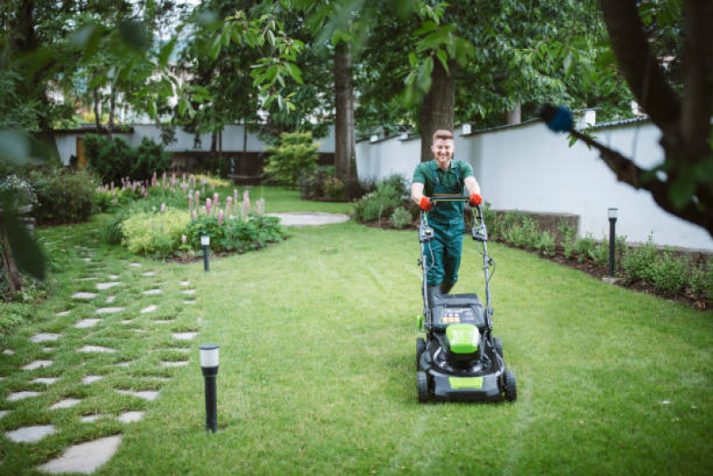Manutenção de Jardim para Condomínio Residencial Camboinhas - Manutenção de Jardim para Condomínio Alto da Boa Vista